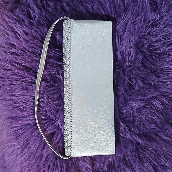 Silver Bag, OS - Picture 2 of 10